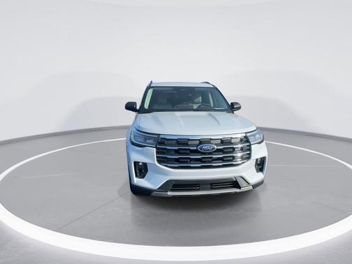 Space White Metallic 2026 Ford Explorer Active