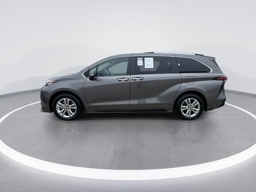 2023 Toyota Sienna Platinum