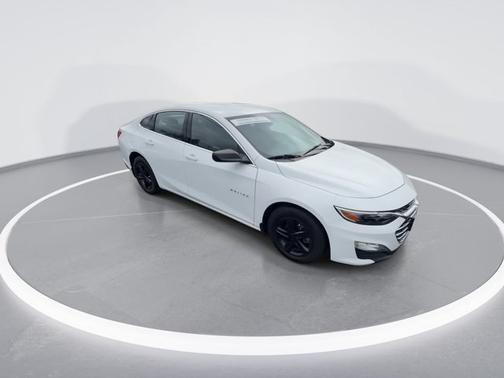 White 2022 Chevrolet Malibu 1LS