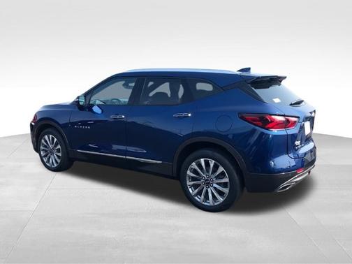 Blue Glow Metallic 2022 Chevrolet Blazer Premier