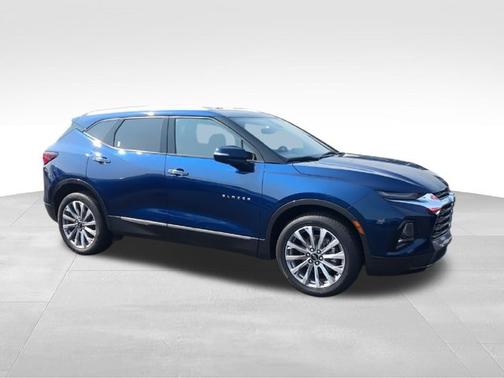 Blue Glow Metallic 2022 Chevrolet Blazer Premier