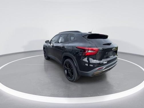 Mosaic Black Metallic 2025 Chevrolet Trax ACTIV