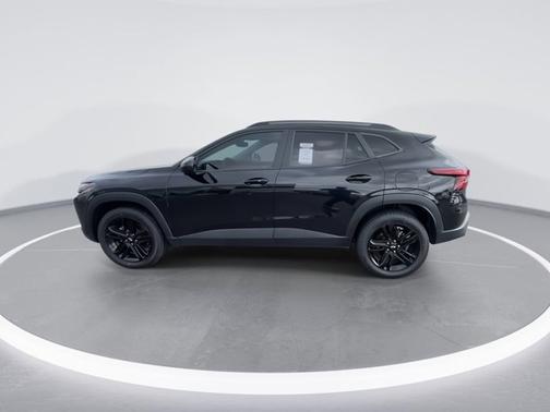 Mosaic Black Metallic 2025 Chevrolet Trax ACTIV
