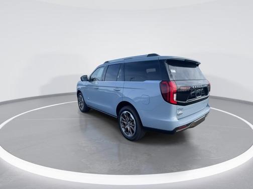 Glacier Gray Metallic Tri-Coat 2026 Ford Expedition King Ranch