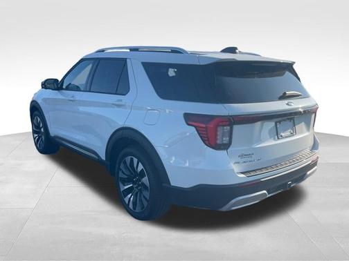 Star White Metallic Tri-Coat 2026 Ford Explorer Platinum