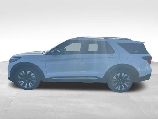 Star White Metallic Tri-Coat 2026 Ford Explorer Platinum