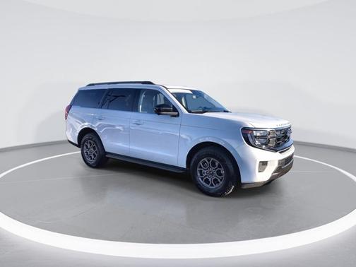 Oxford White 2025 Ford Expedition Active