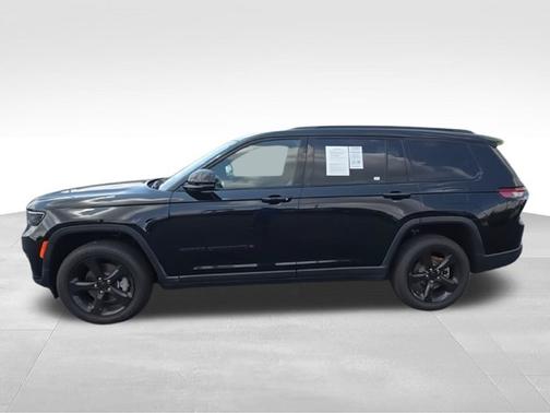 Diamond Black Crystal Pearlcoat 2023 Jeep Grand Cherokee L Altitude