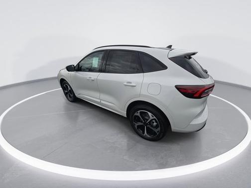 2026 Ford Escape ST-Line Elite