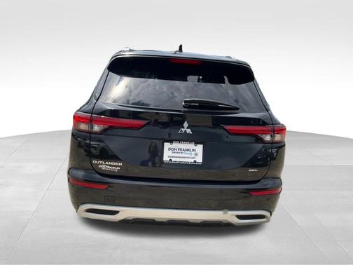 Black 2023 Mitsubishi Outlander SEL
