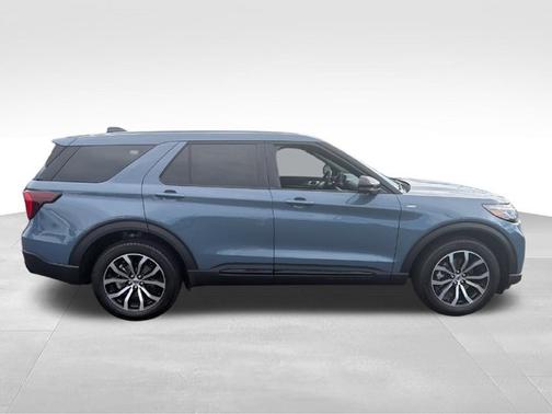 Vapor Blue Metallic 2027 Ford Explorer ST-Line