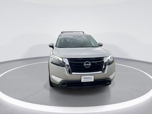 Brilliant Silver Metallic 2024 Nissan Pathfinder SV