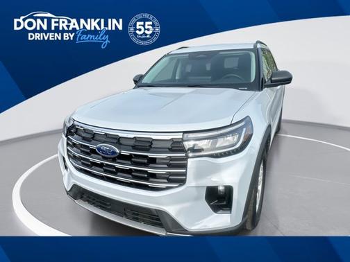 Space White Metallic 2026 Ford Explorer Active