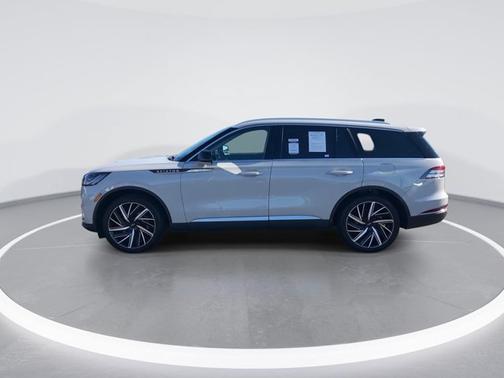 Pearl Metallic 2025 Lincoln Aviator Reserve