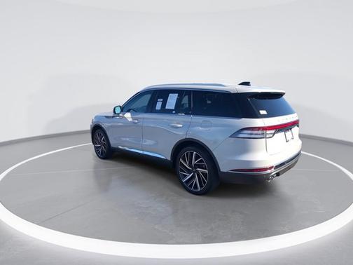 Pearl Metallic 2025 Lincoln Aviator Reserve