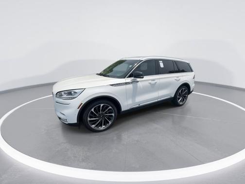 Pristine White Metallic Tri-Coat 2024 Lincoln Aviator Reserve