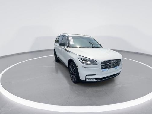 Pristine White Metallic Tri-Coat 2024 Lincoln Aviator Reserve