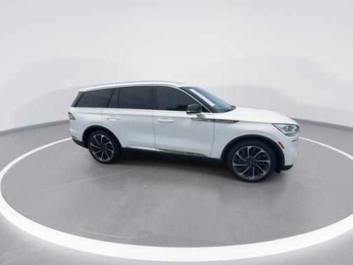 Pristine White Metallic Tri-Coat 2024 Lincoln Aviator Reserve
