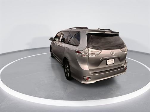 2020 Toyota Sienna SE