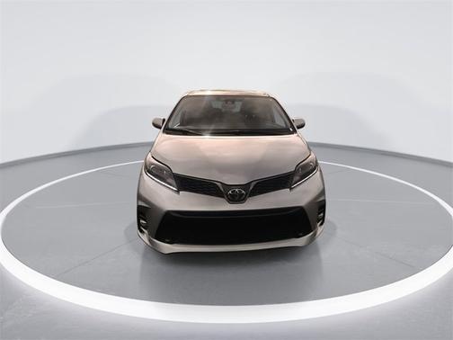 2020 Toyota Sienna SE