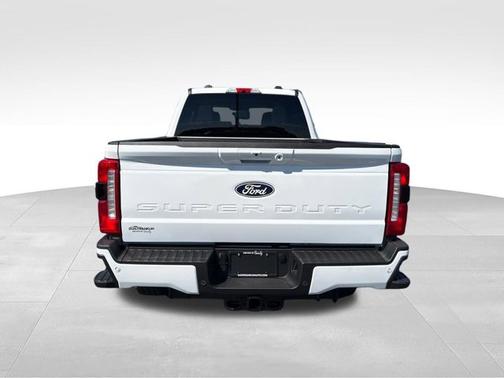 Oxford White 2027 Ford F-250 XLT