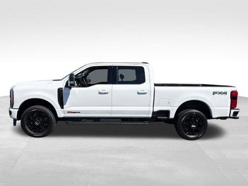 Oxford White 2027 Ford F-250 XLT