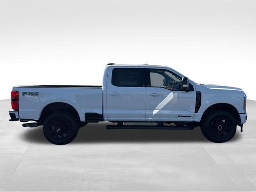 Oxford White 2027 Ford F-250 XLT