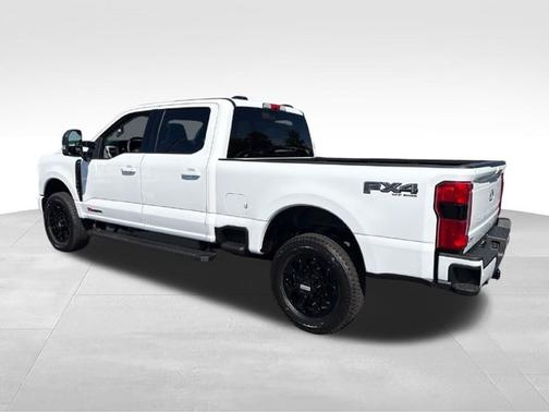 Oxford White 2027 Ford F-250 XLT