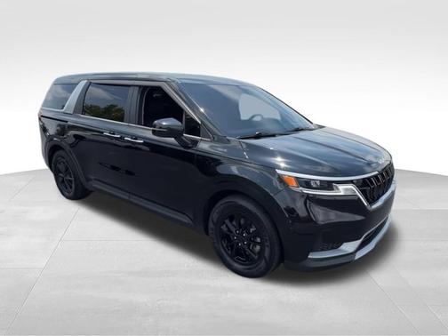 Aurora Black Pearl 2024 Kia Carnival LX