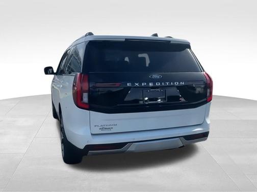 Star White Metallic Tri-Coat 2026 Ford Expedition Platinum