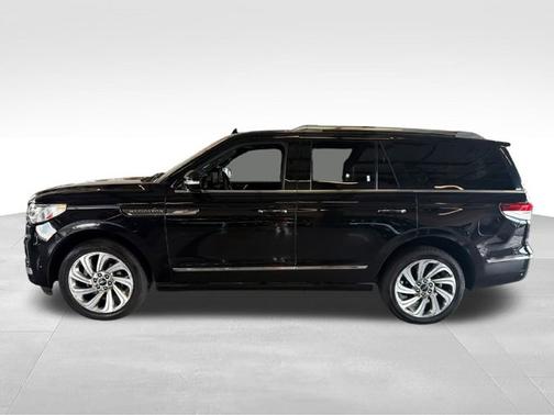 Black Metallic 2024 Lincoln Navigator Premiere