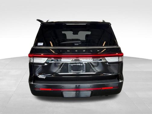 Black Metallic 2024 Lincoln Navigator Premiere