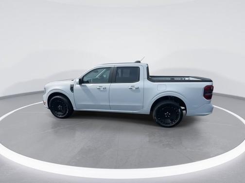 Space White Metallic 2026 Ford Maverick Lobo Standard