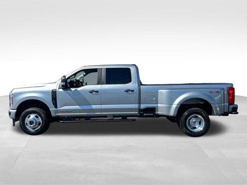 Iconic Silver Metallic 2027 Ford F-350 XL