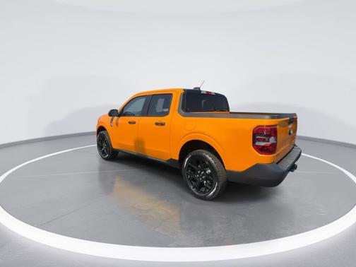 Orange Fury Metallic Tri-Coat 2026 Ford Maverick XLT