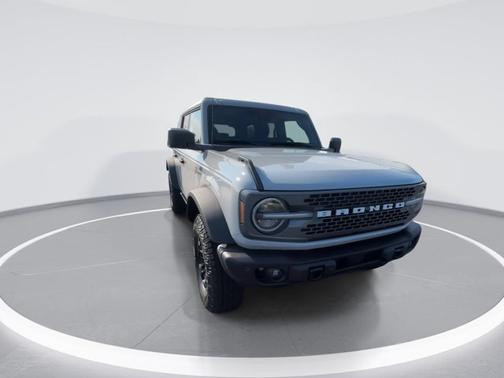 Avalanche Gray 2026 Ford Bronco Badlands