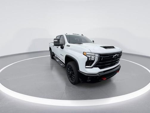 Summit White 2026 Chevrolet Silverado 2500 LT