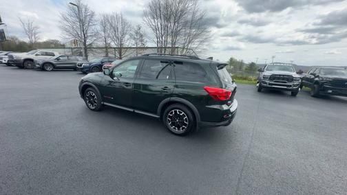 2020 Nissan Pathfinder SV