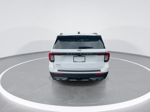 Star White Metallic Tri-Coat 2026 Ford Explorer Active