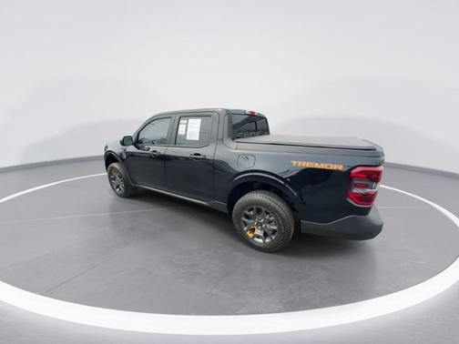 Shadow Black 2024 Ford Maverick LARIAT Advanced