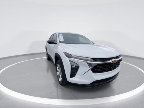 Summit White 2024 Chevrolet Trax LS