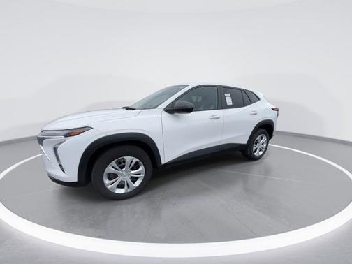Summit White 2024 Chevrolet Trax LS