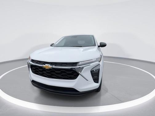 Summit White 2024 Chevrolet Trax LS