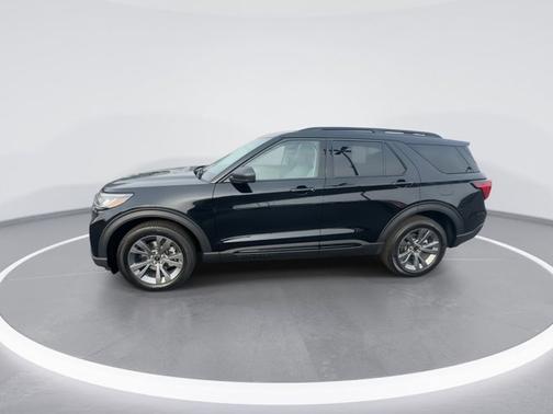 Agate Black Metallic 2026 Ford Explorer Active