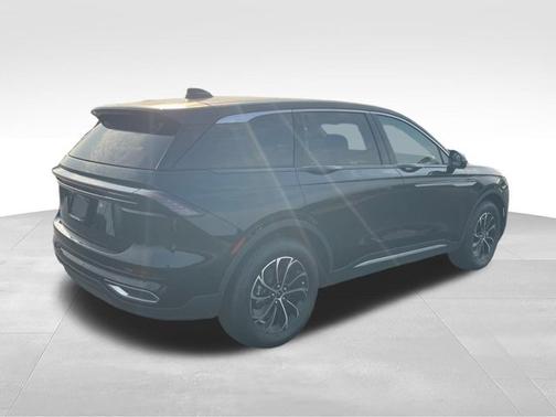 Infinite Black Metallic Clearcoat 2026 Lincoln Nautilus Premiere