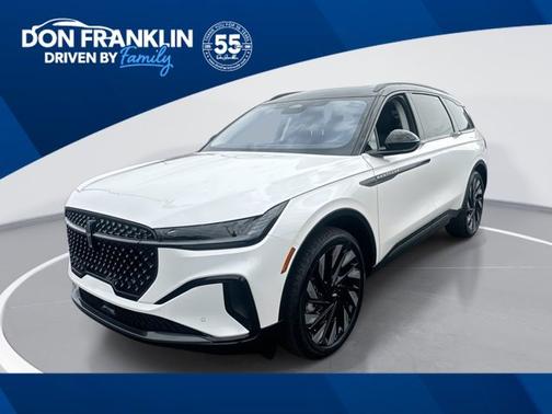 White Platinum Clearcoat Metallic 2026 Lincoln Nautilus Reserve