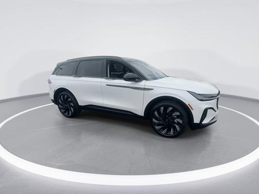 White Platinum Clearcoat Metallic 2026 Lincoln Nautilus Reserve