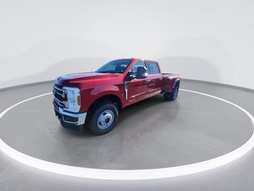 Ruby Red Metallic Tinted Clearcoat 2026 Ford F-350 XLT