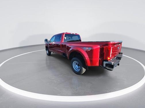 Ruby Red Metallic Tinted Clearcoat 2026 Ford F-350 XLT