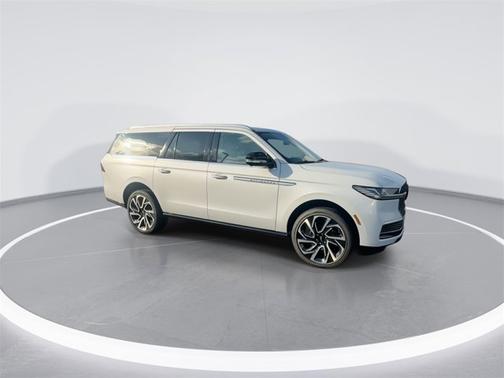 2026 Lincoln Navigator L Reserve